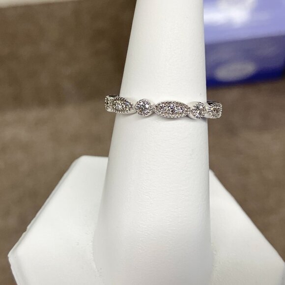 Natural Diamond White Gold Women's Diamond Wedding Ring - Picture 6 of 6